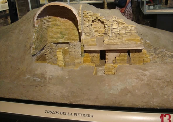 Tomba etrusca della Pietrera ricostruzione - Vetulonia